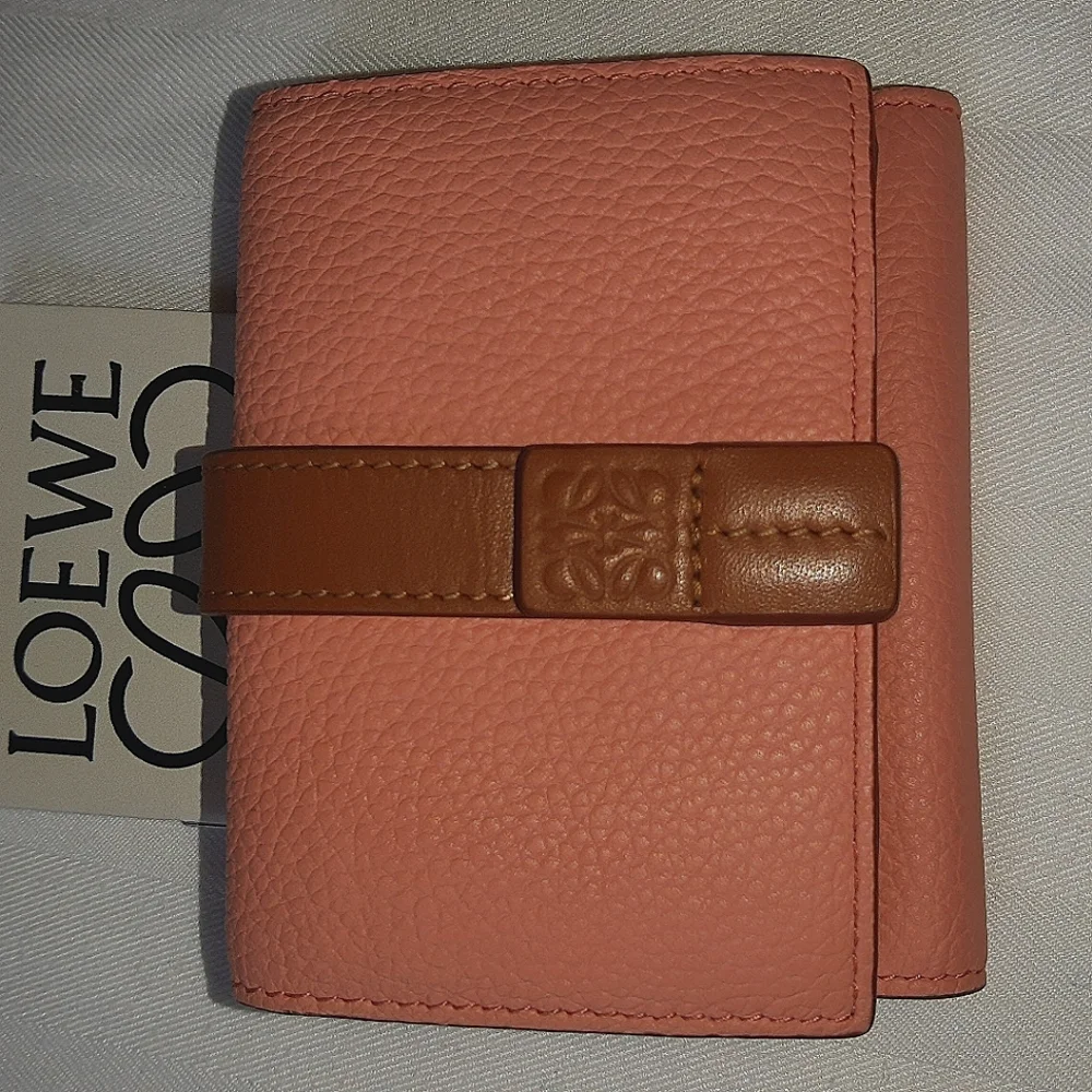 Brand new Loewe small vertical wallet - Picture 2 of 5